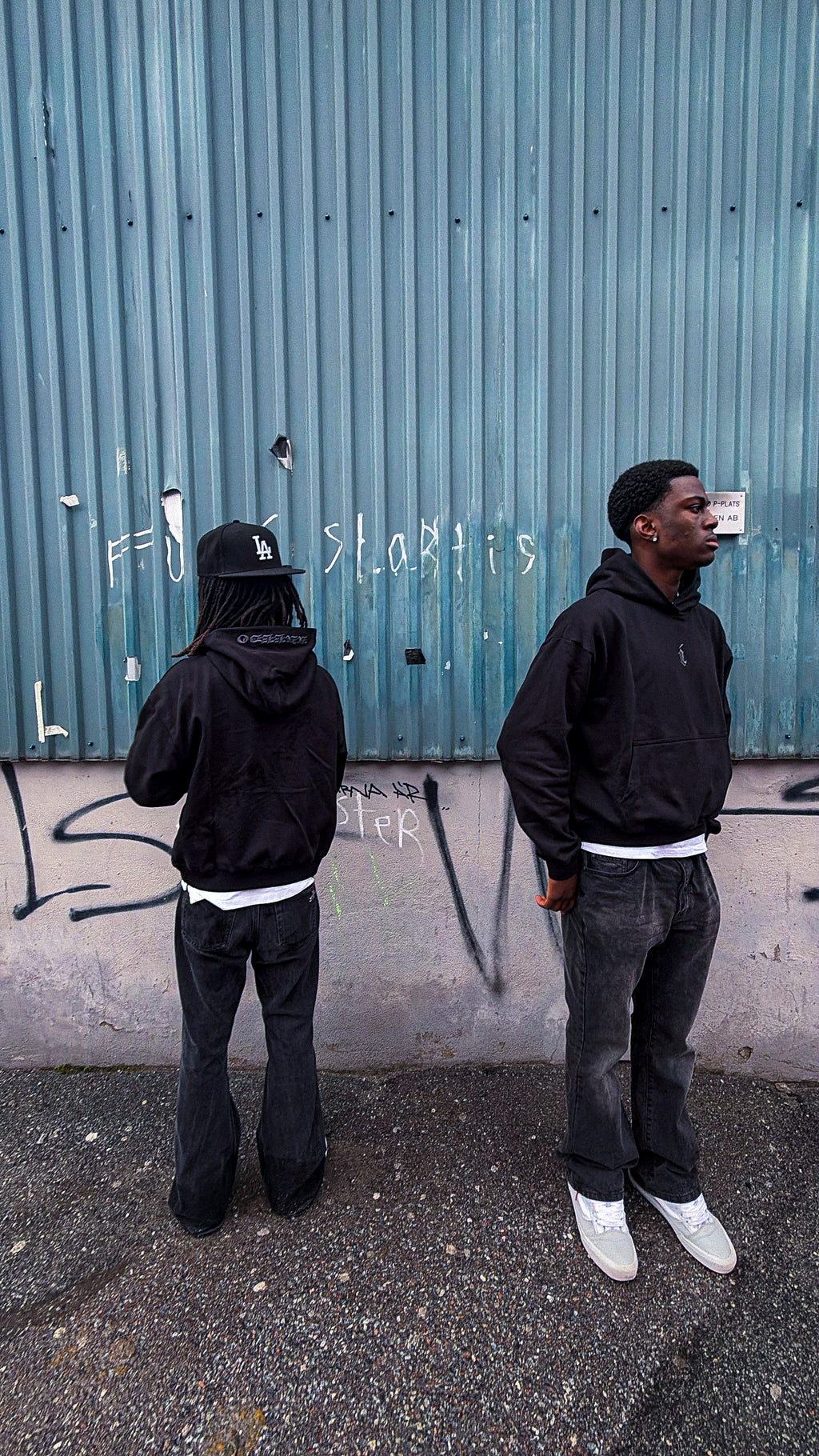 GENESIS HOODIE - BLACK